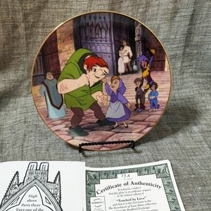 Touched by Love - Hunchback plate collection Disne